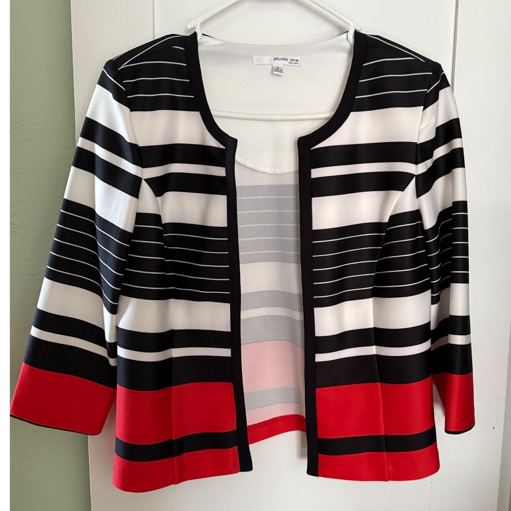 Studio One New York Women's Size 6 Black White Red Striped Open Front Jacket